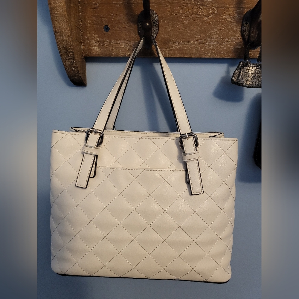 White Liz Claiborne Quilted Satchel with Floral Accent EUC - Picture 3 of 6